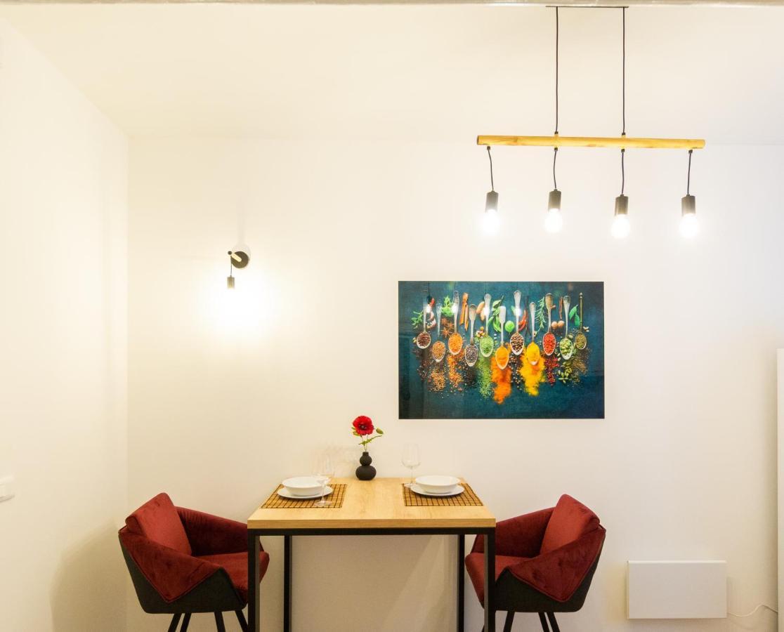 Apartman Kolura วิส ภายนอก รูปภาพ